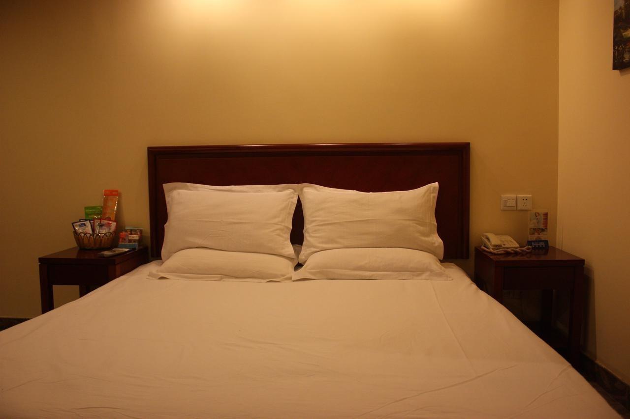 Gma Hotel Shanghai Wuning Road Zhenping Road Metro Station Exterior photo