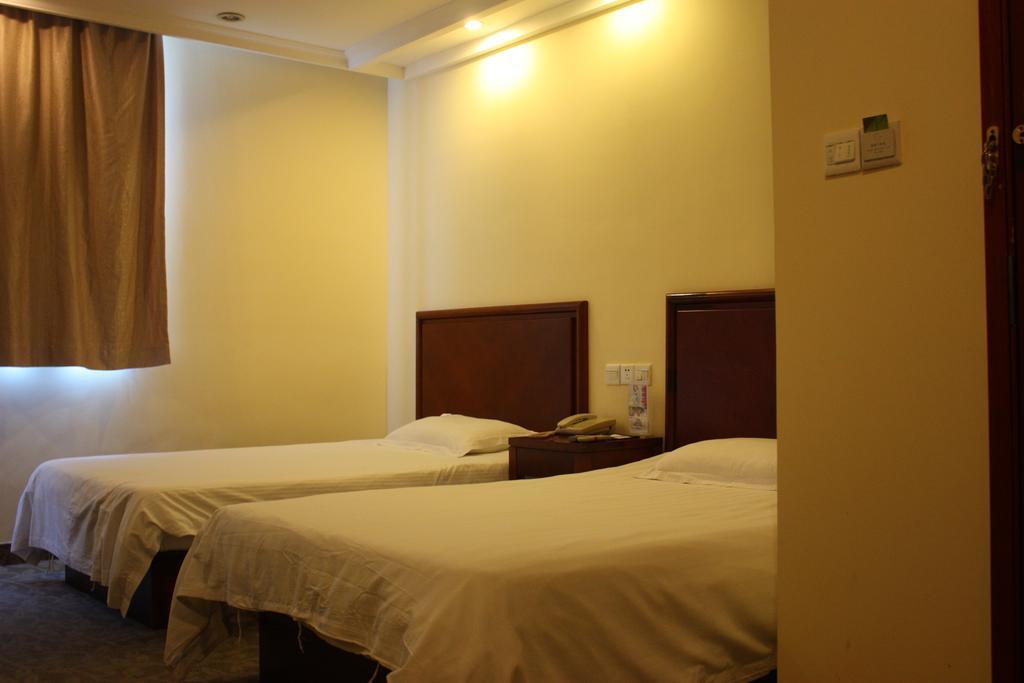Gma Hotel Shanghai Wuning Road Zhenping Road Metro Station Exterior photo